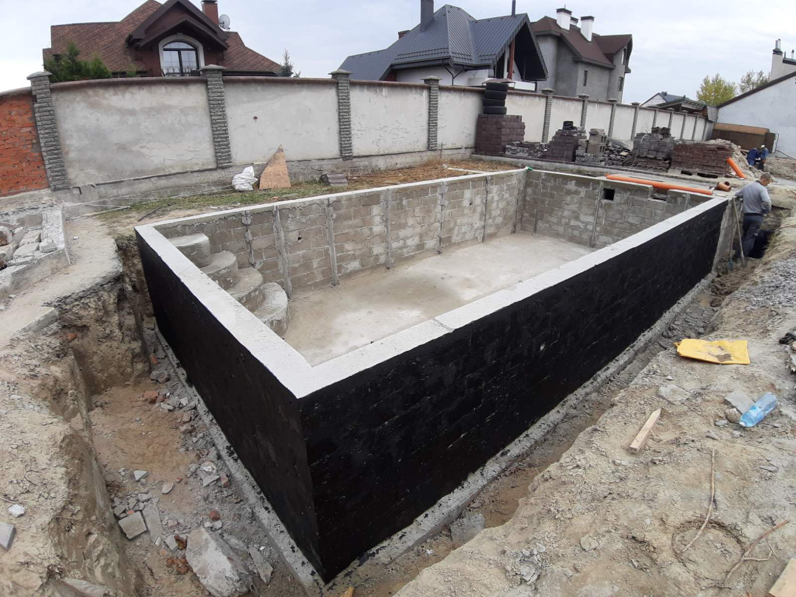 Строительство бассейна строительными блоками для бассейна